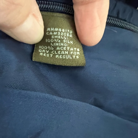 Stunning NWT one-shoulder, silk Fei navy feather print top from Anthro, size 0 - Picture 5 of 7